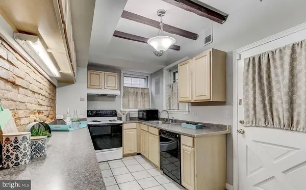 825 S CHARLES ST, Baltimore, MD 21230