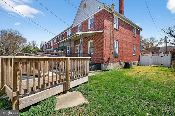 1870 YAKONA, Baltimore, MD 21234