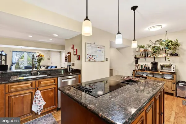 14230 OXFORD DR, Laurel, MD 20707