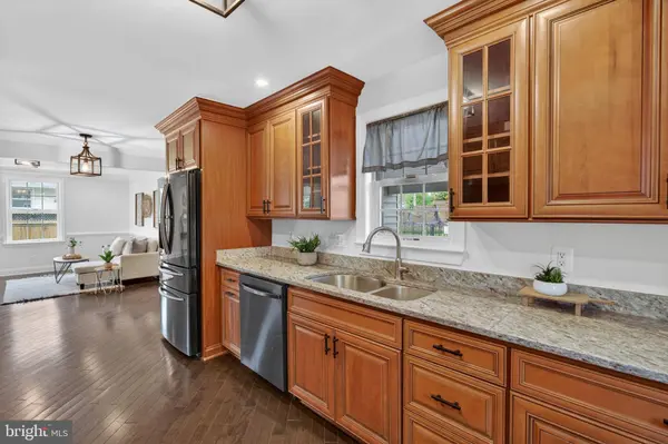 620 DOUGLAS ST, Baltimore, MD 21225
