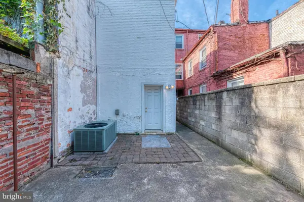 1818 BANK ST, Baltimore, MD 21231