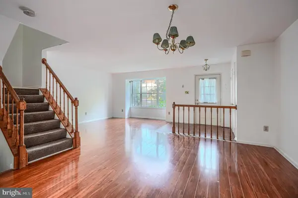 8 LAMBETH BRIDGE CT, Lutherville Timonium, MD 21093