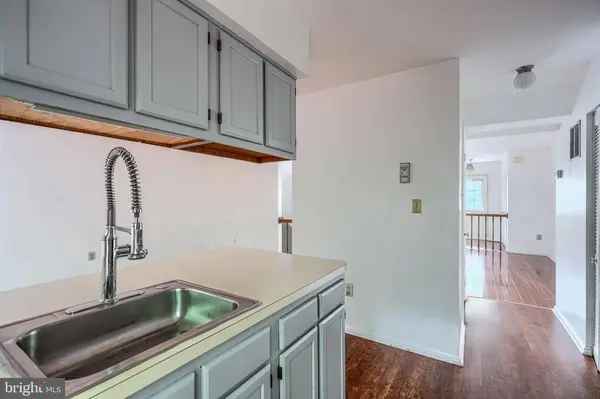 8 LAMBETH BRIDGE CT, Lutherville Timonium, MD 21093