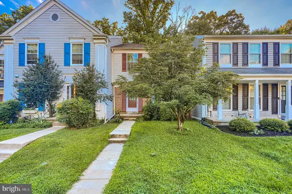 8 LAMBETH BRIDGE CT
