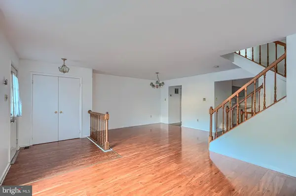 8 LAMBETH BRIDGE CT, Lutherville Timonium, MD 21093