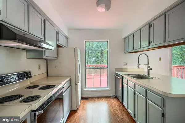 8 LAMBETH BRIDGE CT, Lutherville Timonium, MD 21093