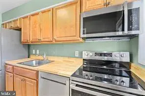 826 JEANNETTE AVE, Dundalk, MD 21222