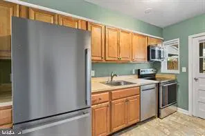 826 JEANNETTE AVE, Dundalk, MD 21222