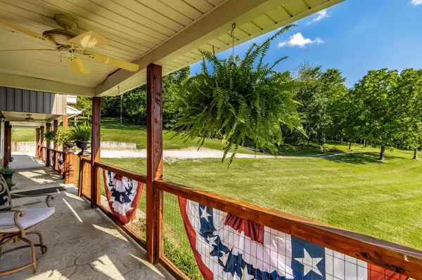 548 Horseshoe Bend Ln, Elmwood, TN 38560