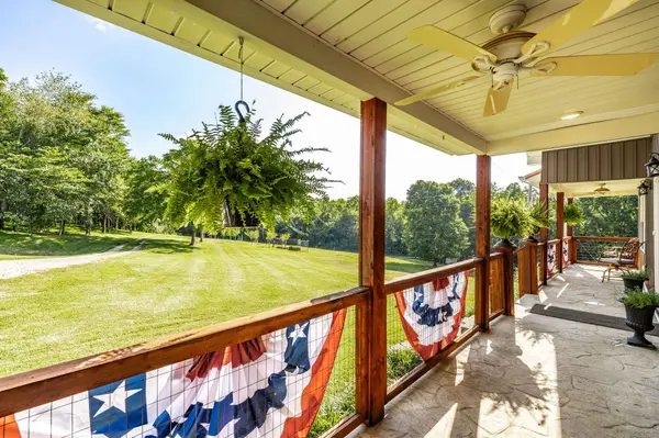 548 Horseshoe Bend Ln, Elmwood, TN 38560