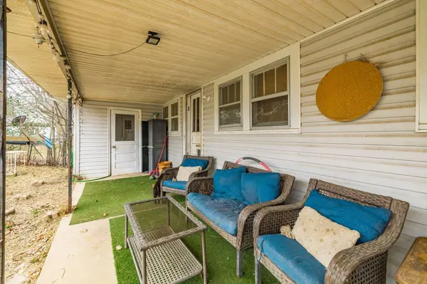 302 Edgewood St, Lafayette, TN 37083