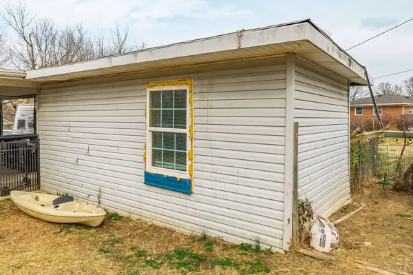 302 Edgewood St, Lafayette, TN 37083