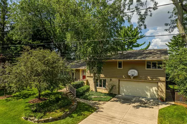 605 Panther Trail, Monona, WI 53716