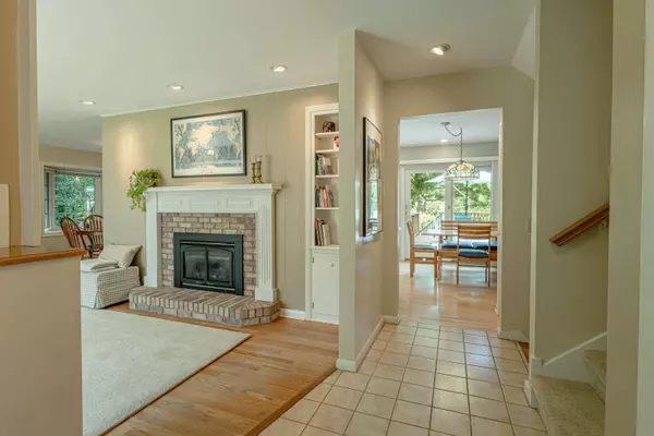 605 Panther Trail, Monona, WI 53716