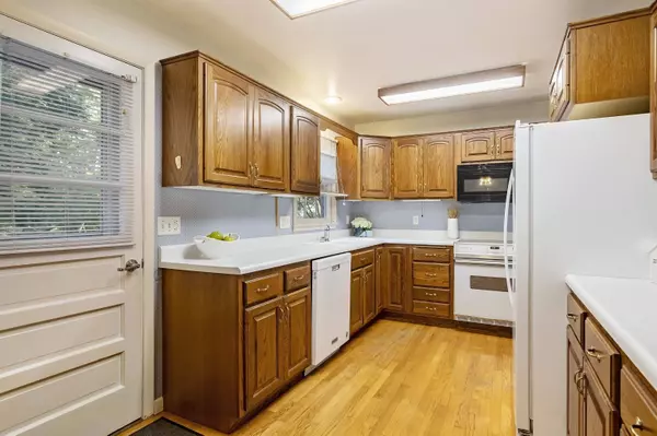 2201 Tawhee Drive, Madison, WI 53711