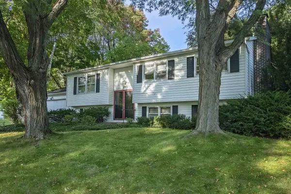 2201 Tawhee Drive, Madison, WI 53711