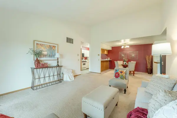 1032 S Sunnyvale Lane #F, Madison, WI 53713