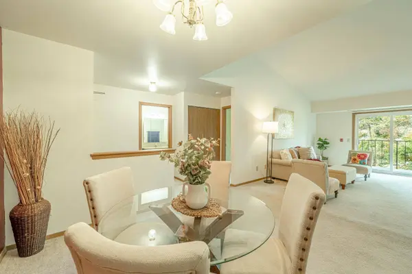 1032 S Sunnyvale Lane #F, Madison, WI 53713