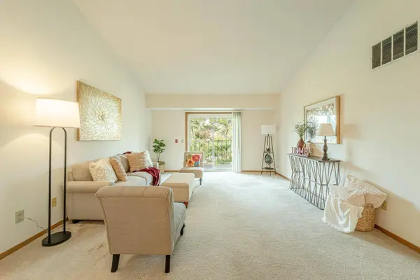 1032 S Sunnyvale Lane #F, Madison, WI 53713
