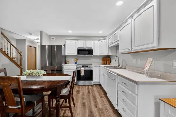 1026 Stonewood Crossing, Sun Prairie, WI 53590