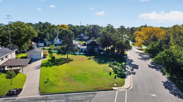 302 Bluffview Court, Portage, WI 53901