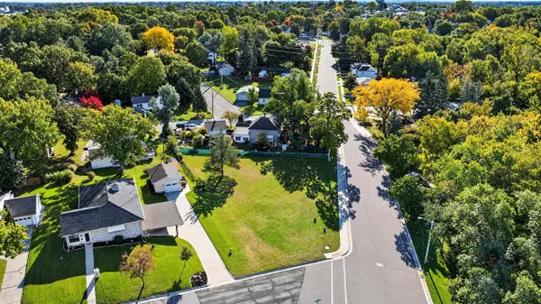 302 Bluffview Court, Portage, WI 53901