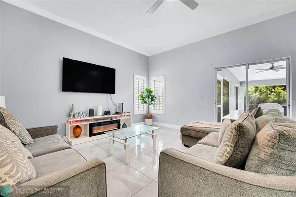 6107 NW Gause Ave, Port St Lucie, FL 34986