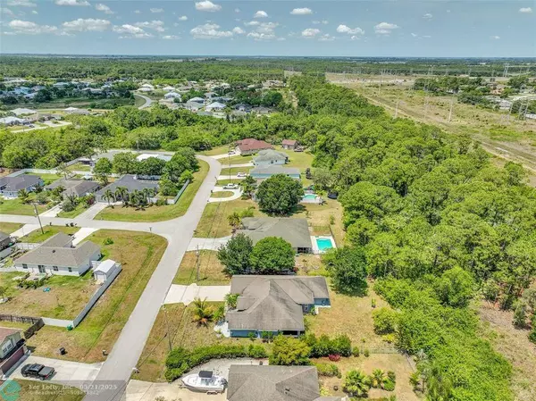 6107 NW Gause Ave, Port St Lucie, FL 34986