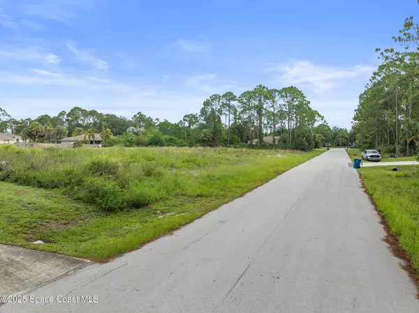 442 SW Holin AVE SW, Palm Bay, FL 32908