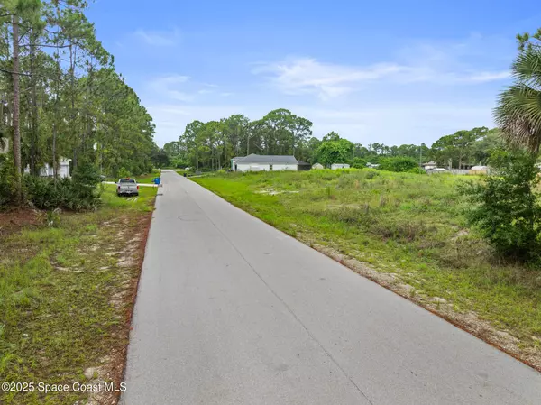 450 SW Holin AVE SW, Palm Bay, FL 32908