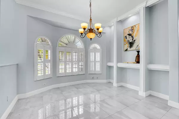 6107 NW Gause Ave, Port St Lucie, FL 34986-3830