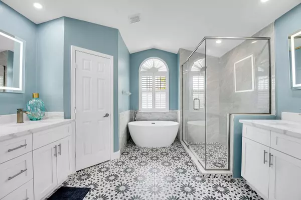 6107 NW Gause Ave, Port St Lucie, FL 34986-3830