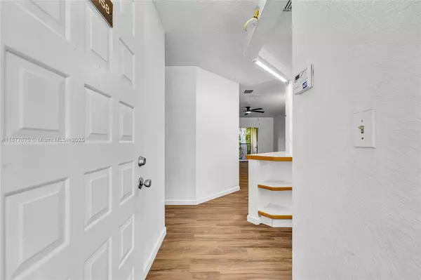 9158 NW 40th St #201-1, Coral Springs, FL 33065