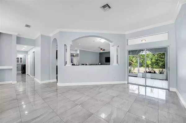 6107 NW Gause Ave, Port St Lucie, FL 34986