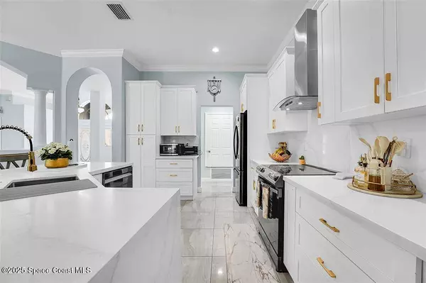 6107 NW Gause AVE, Port St. Lucie, FL 34986