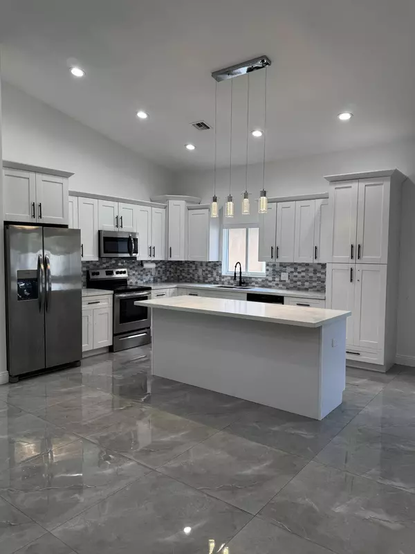 4522 NW 36th CT, Lauderdale Lakes, FL 33319