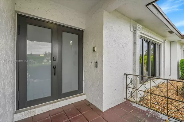 6206 White Oak Ln, Tamarac, FL 33319