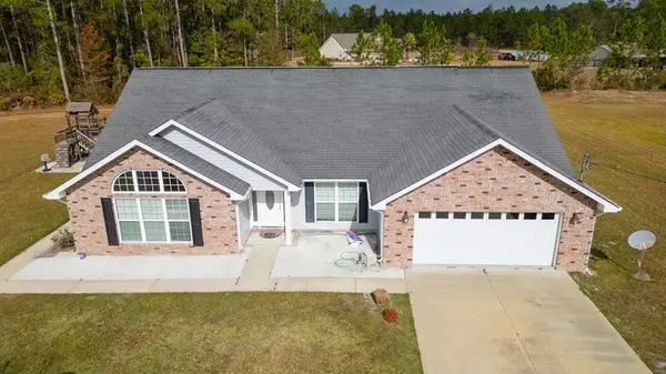 99 Jennifer Ln, Baxley, GA 31513