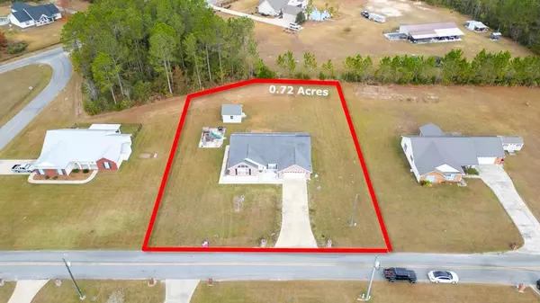 99 Jennifer Ln, Baxley, GA 31513