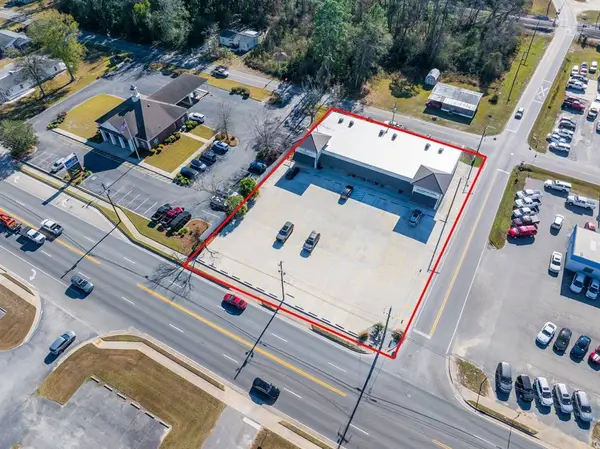 719 Parker St, Baxley, GA 31513