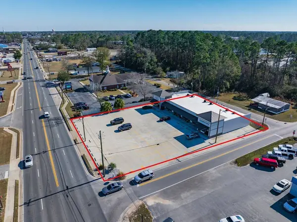 719 Parker St, Baxley, GA 31513