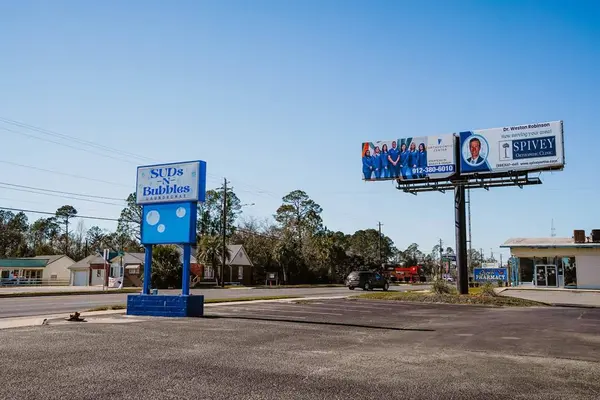 410 Parker St, Baxley, GA 31513