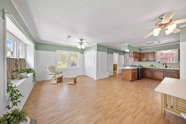 2218 12th AVE N, Texas City, TX 77590