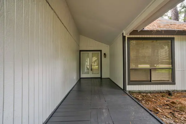 42 N Timber Top DR, The Woodlands, TX 77380