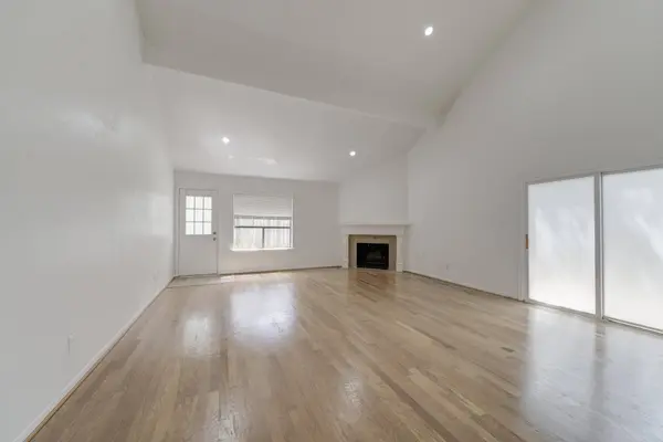 42 N Timber Top DR, The Woodlands, TX 77380