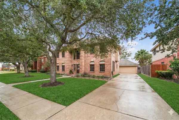 3708 Pine Tree DR, Pearland, TX 77581