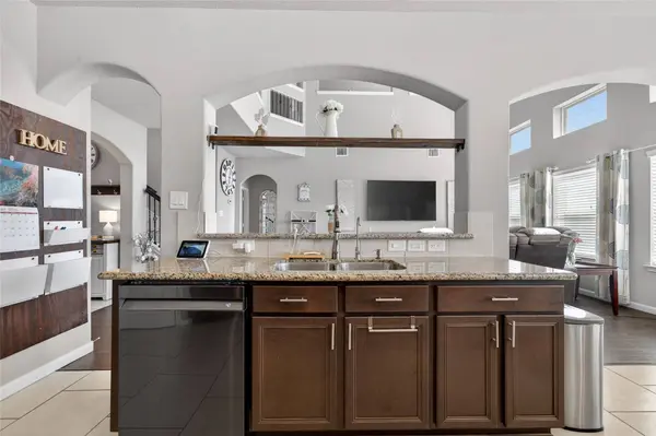 361 Lake Line DR, Alvin, TX 77511