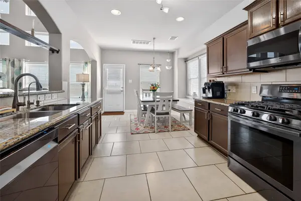 361 Lake Line DR, Alvin, TX 77511