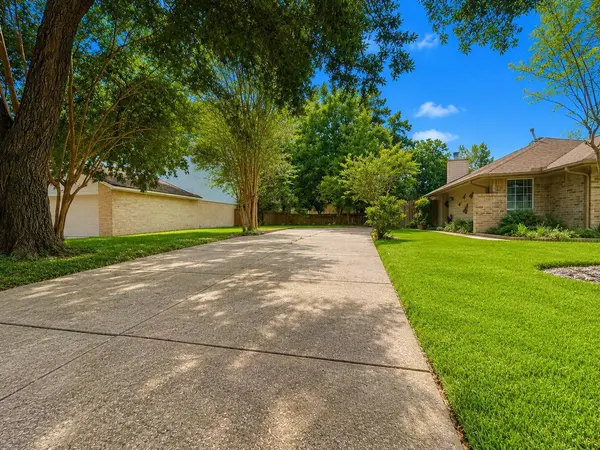 16711 Quiet Trail DR, Humble, TX 77396