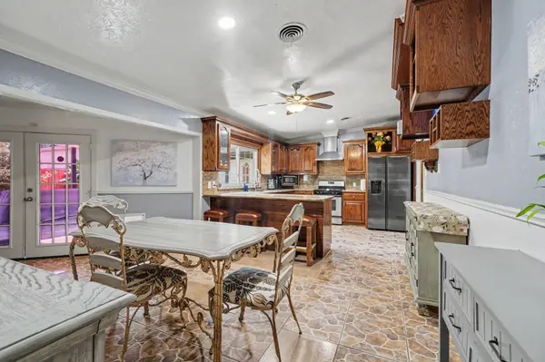 922 Peach Spring DR, Houston, TX 77088